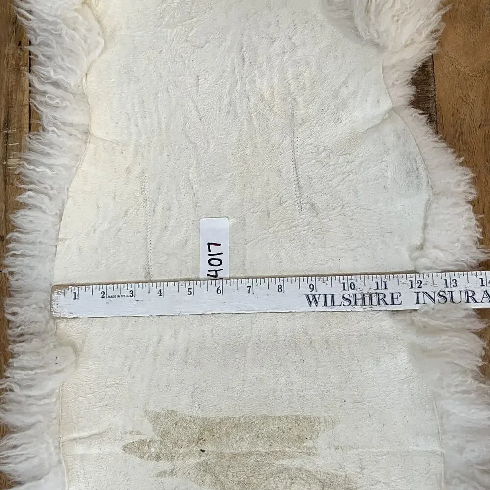 Unbranded Off White Sheepskin Small Area Rug 26'' x 12''